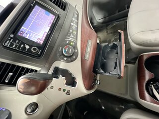 2013 Toyota Sienna Limited — photo 22