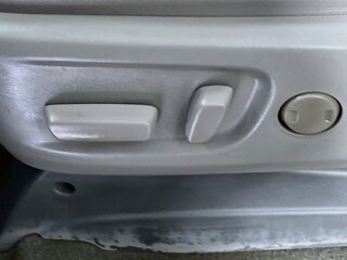 2013 Toyota Sienna Limited — photo 13