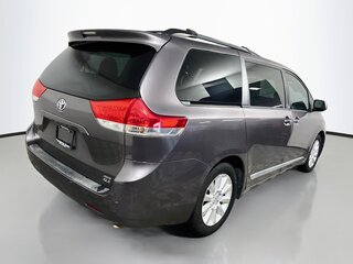 2013 Toyota Sienna Limited — photo 3