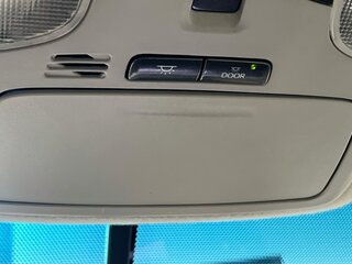 2013 Toyota Sienna Limited — photo 19