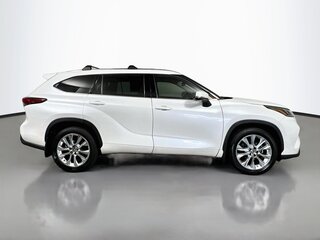 2022 Toyota Highlander Limited — photo 2