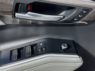 2022 Toyota Highlander Limited — photo 14