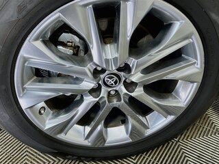 2022 Toyota Highlander Limited — photo 11