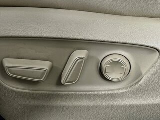 2022 Toyota Highlander XLE — photo 13