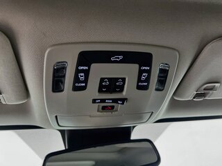 2025 Toyota Sienna XLE — photo 18
