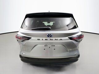 2025 Toyota Sienna XLE — photo 4
