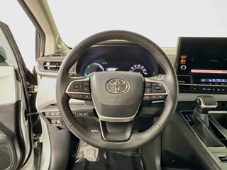 2025 Toyota Sienna XLE — photo 15