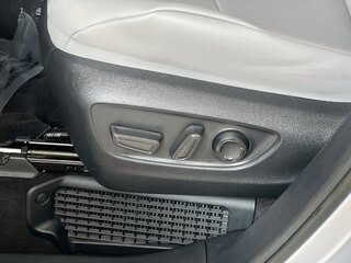 2025 Toyota Sienna XLE — photo 13