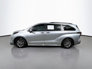 2025 Toyota Sienna XLE — photo 7