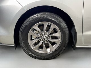 2025 Toyota Sienna XLE — photo 11