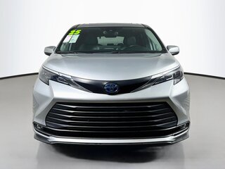 2025 Toyota Sienna XLE — photo 8