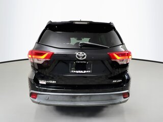 2018 Toyota Highlander SE — photo 4