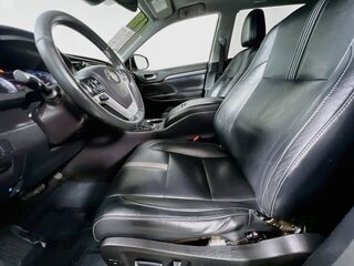 2018 Toyota Highlander SE — photo 12