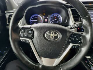2018 Toyota Highlander SE — photo 15