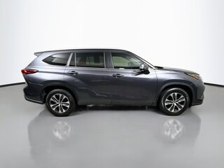 2023 Toyota Highlander XLE — photo 2