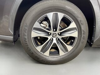 2023 Toyota Highlander XLE — photo 11