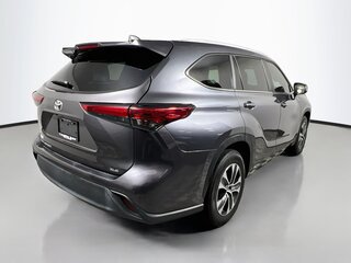 2023 Toyota Highlander XLE — photo 3