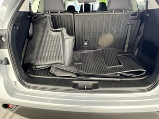2025 Toyota Highlander LE — photo 31