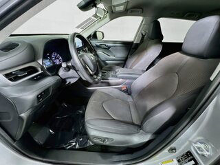 2025 Toyota Highlander LE — photo 12