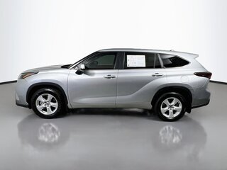 2025 Toyota Highlander LE — photo 6