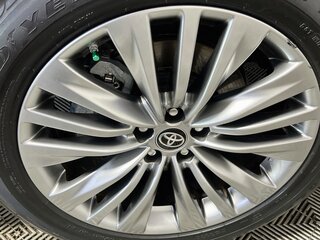 2024 Toyota Highlander Platinum — photo 11