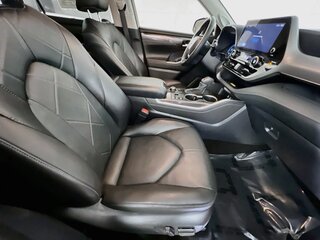 2024 Toyota Highlander Platinum — photo 28