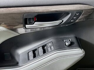 2023 Toyota Highlander Platinum — photo 14