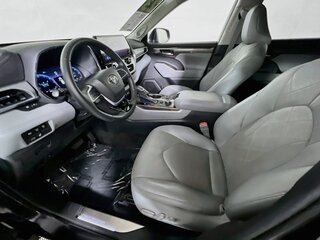 2023 Toyota Highlander Platinum — photo 12