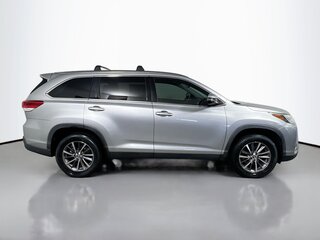 2019 Toyota Highlander XLE — photo 2