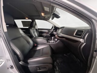 2019 Toyota Highlander XLE — photo 28
