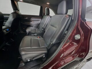 2016 Toyota Highlander Limited — photo 26
