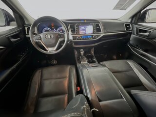 2016 Toyota Highlander Limited — photo 27