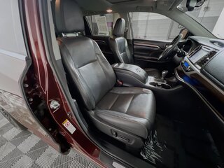 2016 Toyota Highlander Limited — photo 28