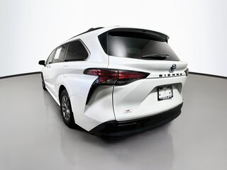 2022 Toyota Sienna XLE — photo 5
