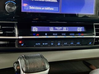 2022 Toyota Sienna XLE — photo 23