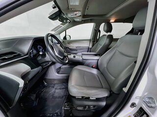 2022 Toyota Sienna XLE — photo 12