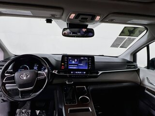 2022 Toyota Sienna XLE — photo 27