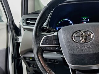 2022 Toyota Sienna XLE — photo 16