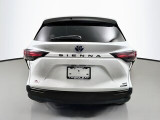 2022 Toyota Sienna XLE — photo 4