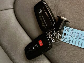 2023 Toyota Sienna XLE — photo 33