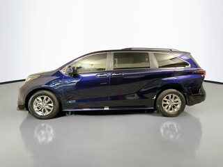 2023 Toyota Sienna XLE — photo 6