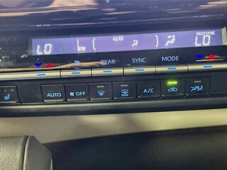 2023 Toyota Sienna XLE — photo 23