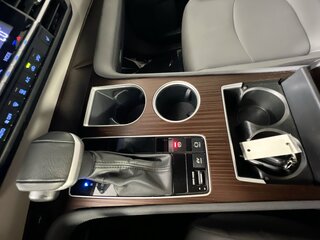 2023 Toyota Sienna XLE — photo 22
