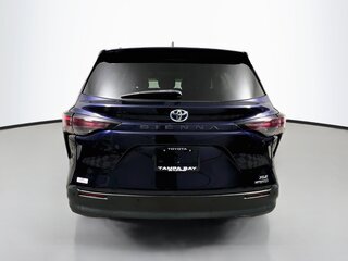 2023 Toyota Sienna XLE — photo 4