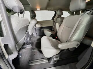 2023 Toyota Sienna XLE — photo 26