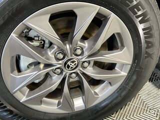 2023 Toyota Sienna XLE — photo 11