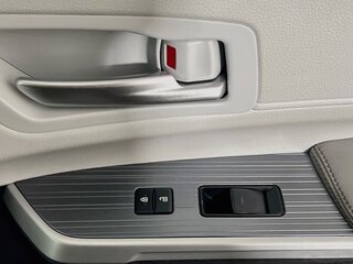 2025 Toyota Sienna XLE — photo 29