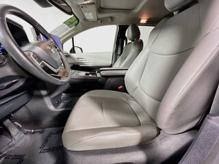 2025 Toyota Sienna XLE — photo 12