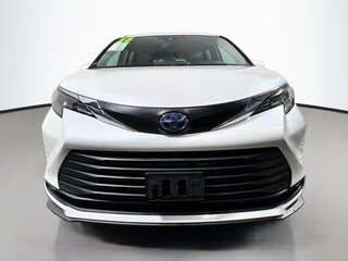 2025 Toyota Sienna XLE — photo 8