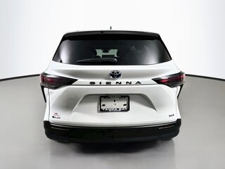 2025 Toyota Sienna XLE — photo 4